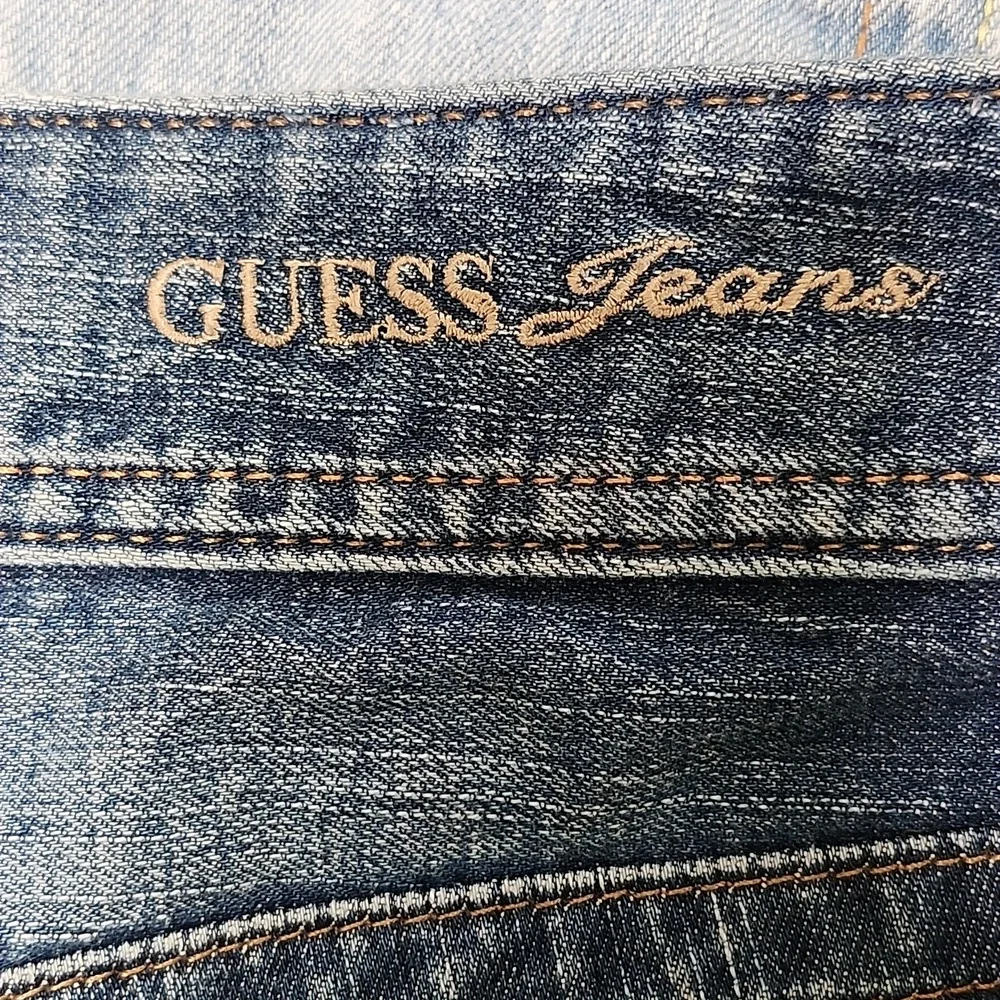 NWOT GUESS Women's Blue Denim Shorts - Picture 7 of 8